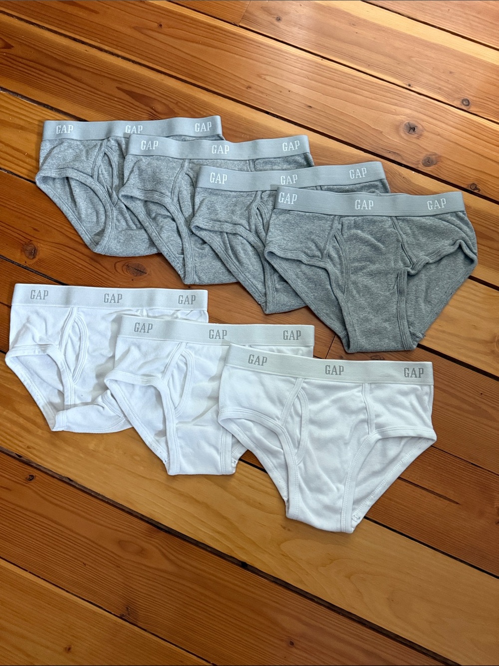 GAP Kids Briefs in Gray & White